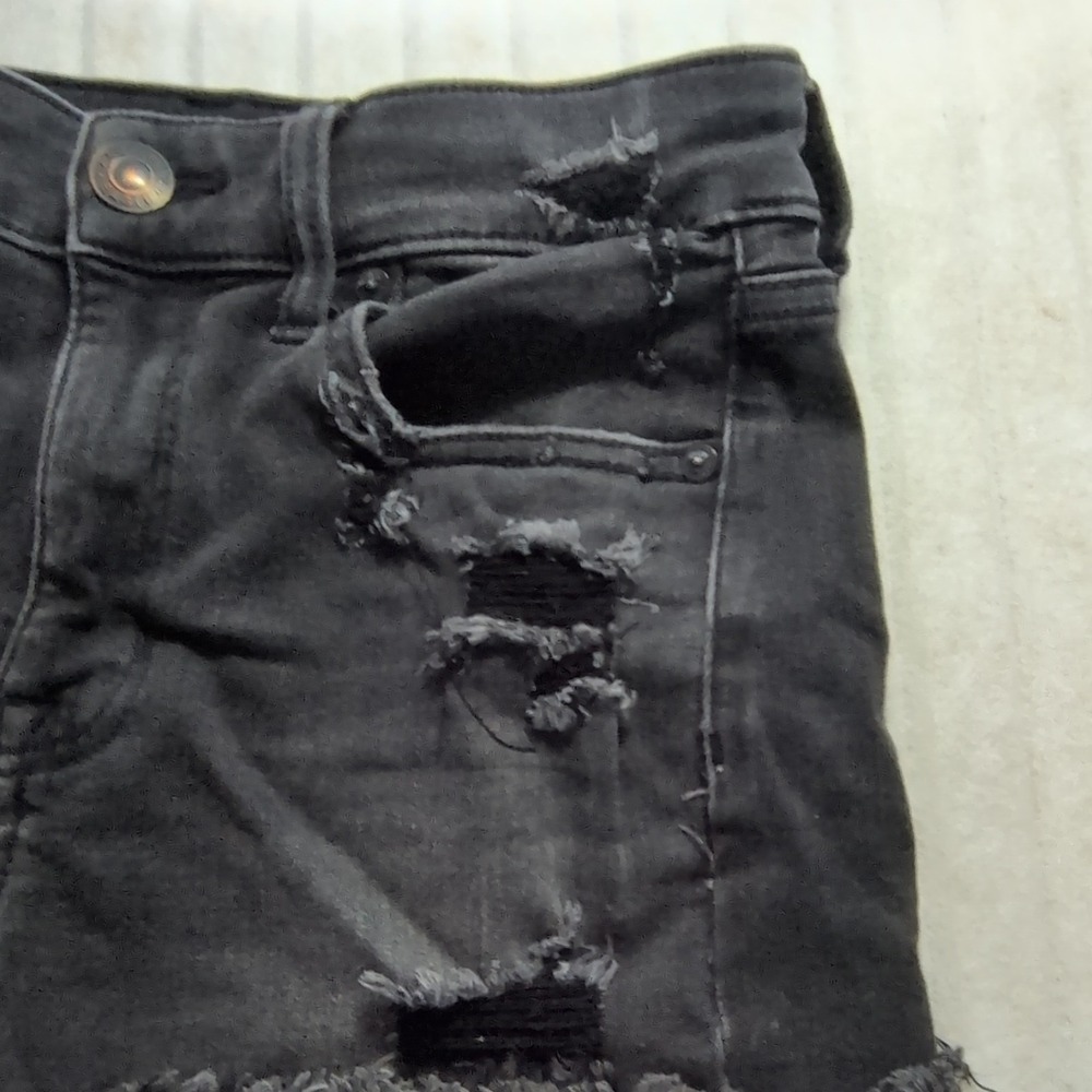 American Eagle Outfiter Blk Distresed  Edgy Festil Y2K cut off denim shorts -sz2 - Picture 4 of 10
